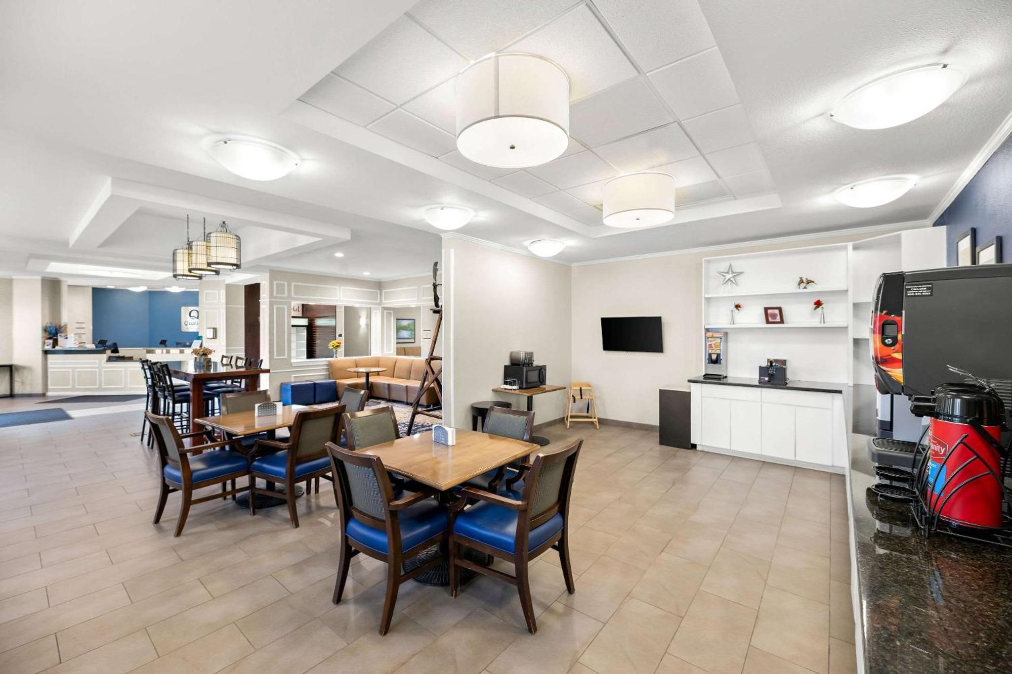 Quality Inn & Suites Big Spring Bagian luar foto