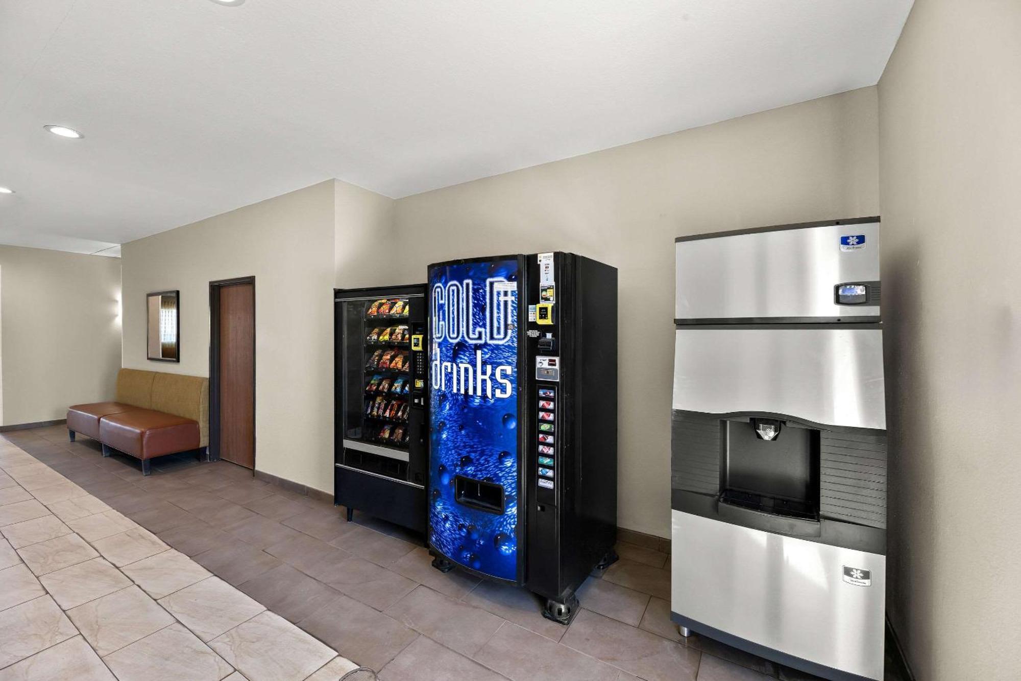 Quality Inn & Suites Big Spring Bagian luar foto