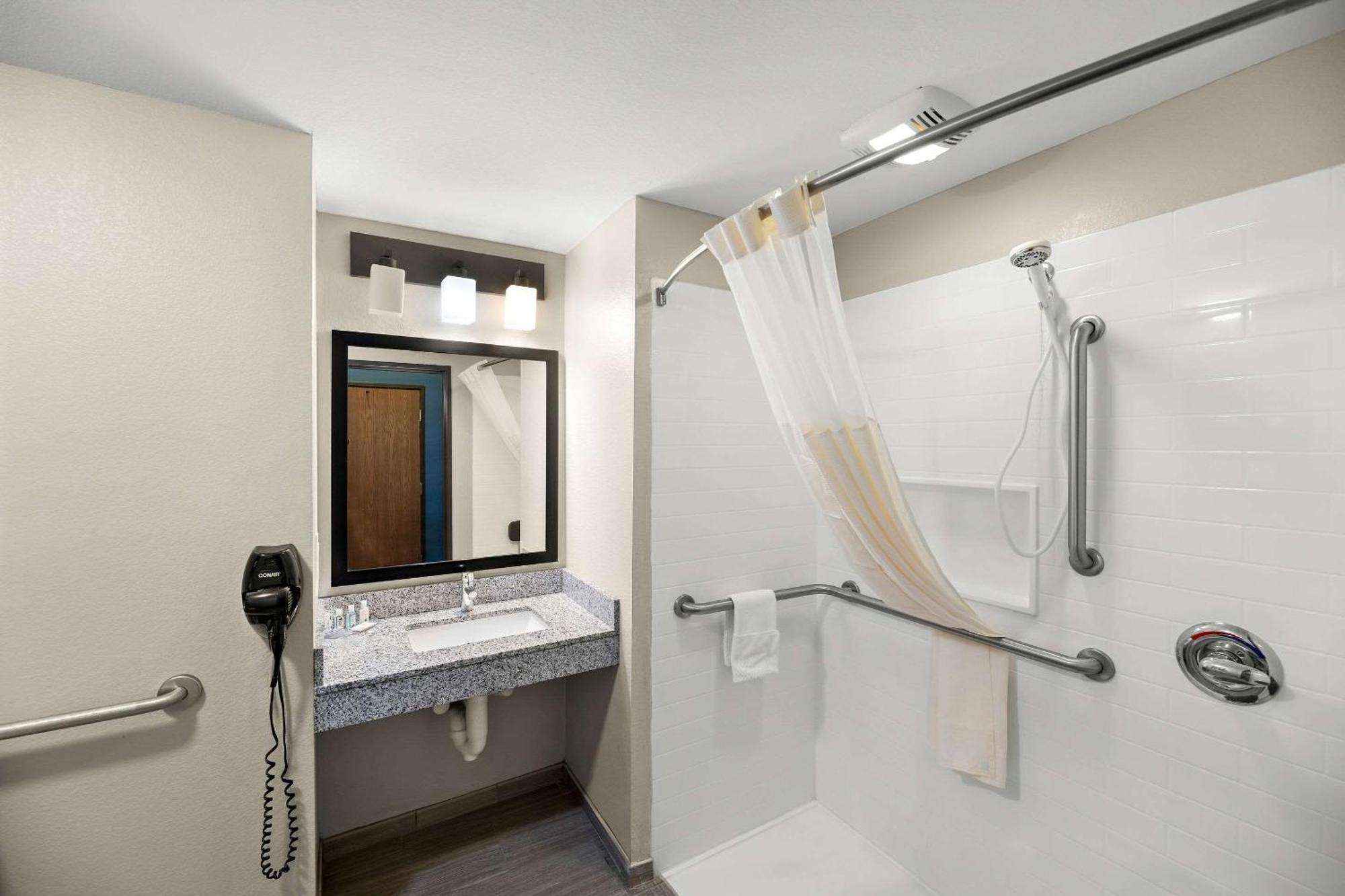 Quality Inn & Suites Big Spring Bagian luar foto