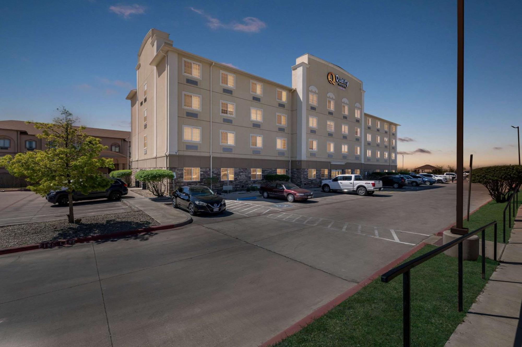 Quality Inn & Suites Big Spring Bagian luar foto