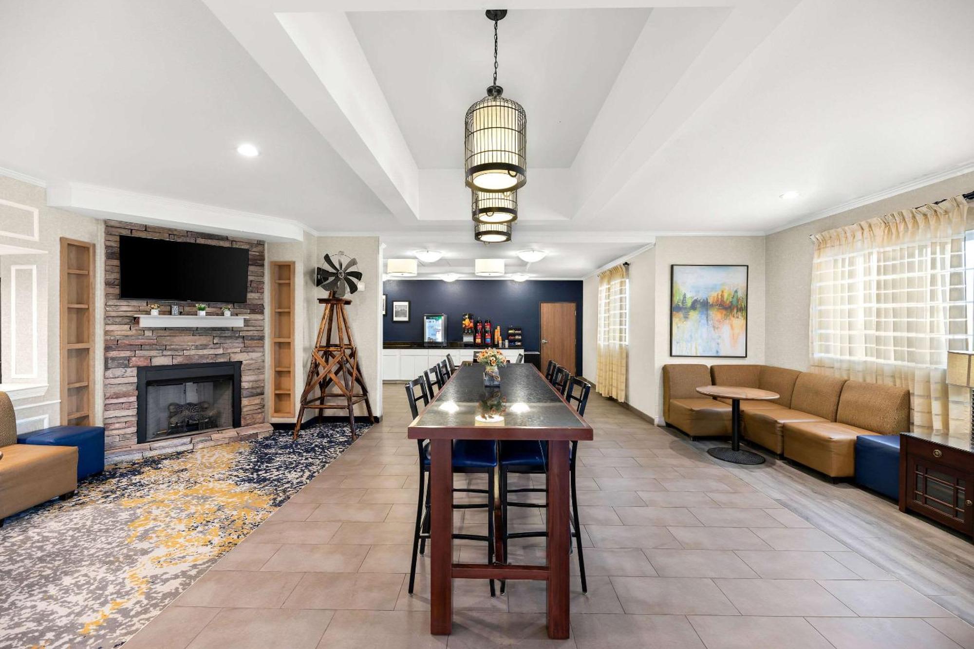 Quality Inn & Suites Big Spring Bagian luar foto