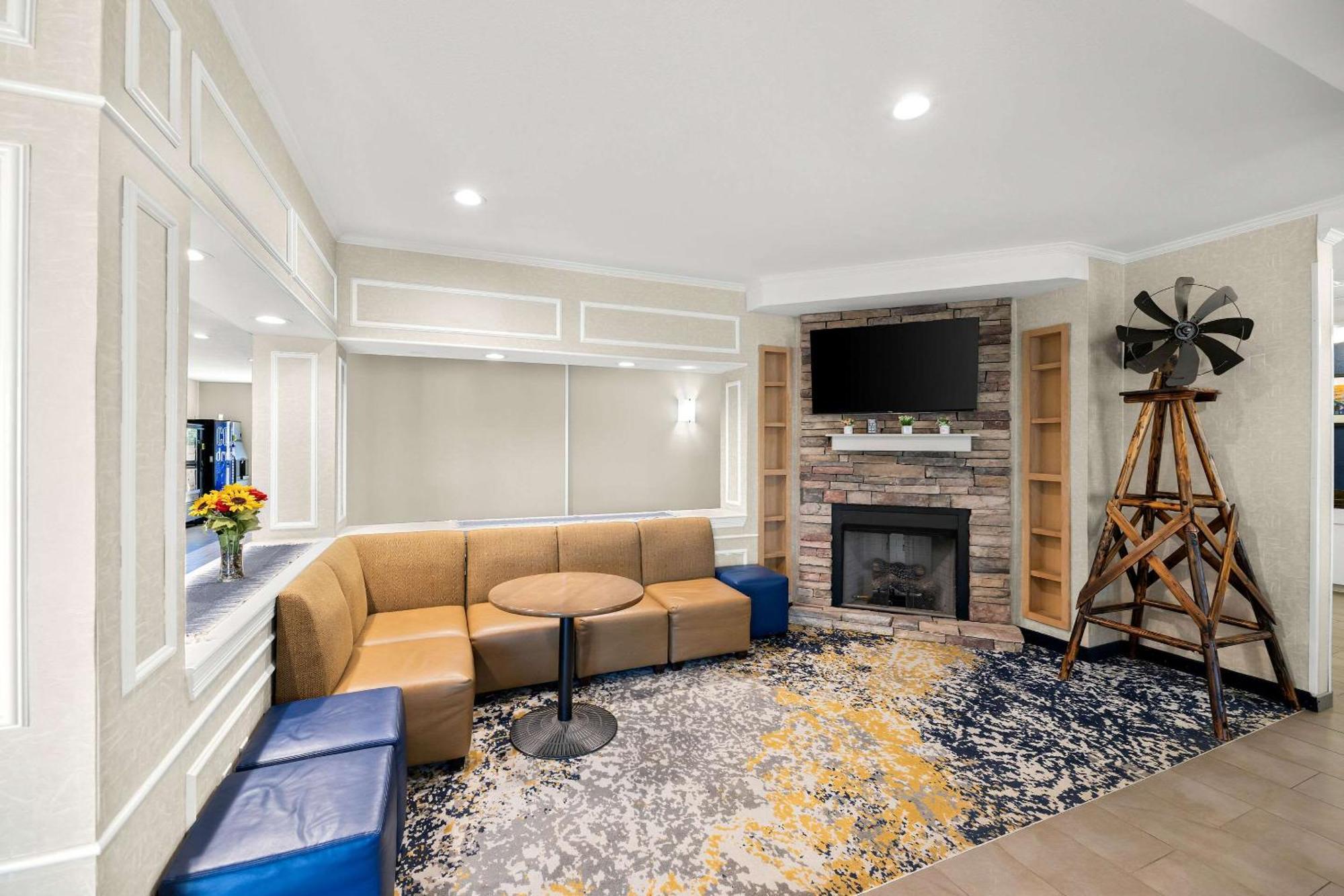 Quality Inn & Suites Big Spring Bagian luar foto